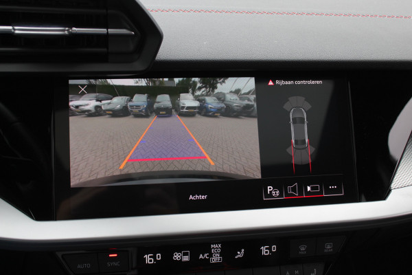 Audi A3 Limousine 30 TFSI S edition / Panoramadak / Camera / Head-up / Luxe Leder / B&O / Carbon spoiler / Dodehoek / Navigatie / ACC / DAB