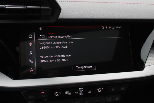 Audi A3 Limousine 30 TFSI S edition / Panoramadak / Camera / Head-up / Luxe Leder / B&O / Carbon spoiler / Dodehoek / Navigatie / ACC / DAB