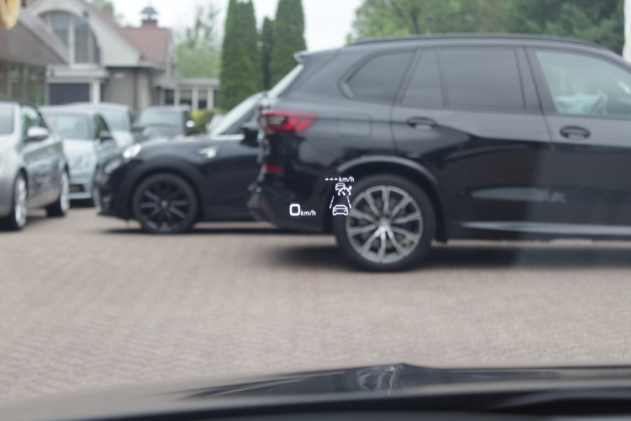 Audi A3 Limousine 30 TFSI S edition / Panoramadak / Camera / Head-up / Luxe Leder / B&O / Carbon spoiler / Dodehoek / Navigatie / ACC / DAB