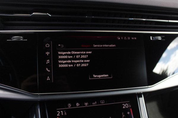 Audi Q8 55 TFSI quattro Pro Line Plus / Trekhaak / Panoramadak / 360Camera / Achterasbesturing / Softclose / 22'' / B&O / Sfeerverlichting / Dodehoek / DAB / Stoelverwarming / ACC