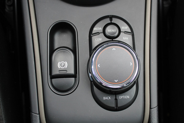 MINI Countryman 2.0 Cooper S ALL4 Chili / Leder / Navigatie / Keyless / 18'' / Harman Kardon / Navigatie / DAB / Stoelverwarming / Cruise Control
