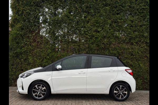 Toyota Yaris 1.5 Hybrid Bi-Tone Bluetooth