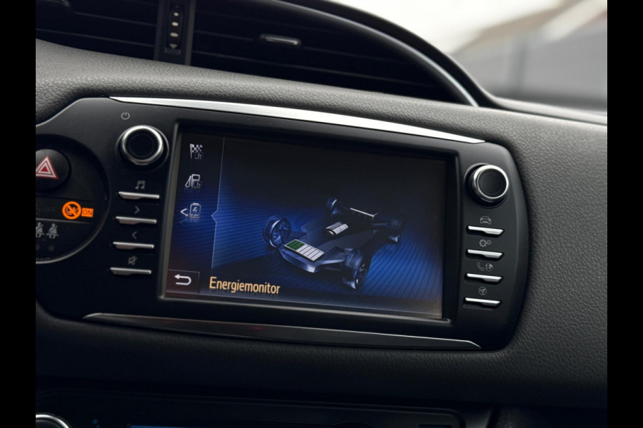 Toyota Yaris 1.5 Hybrid Bi-Tone Bluetooth