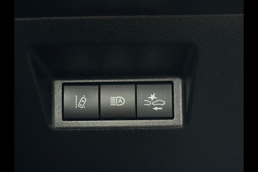 Toyota Yaris 1.5 Hybrid Bi-Tone Bluetooth