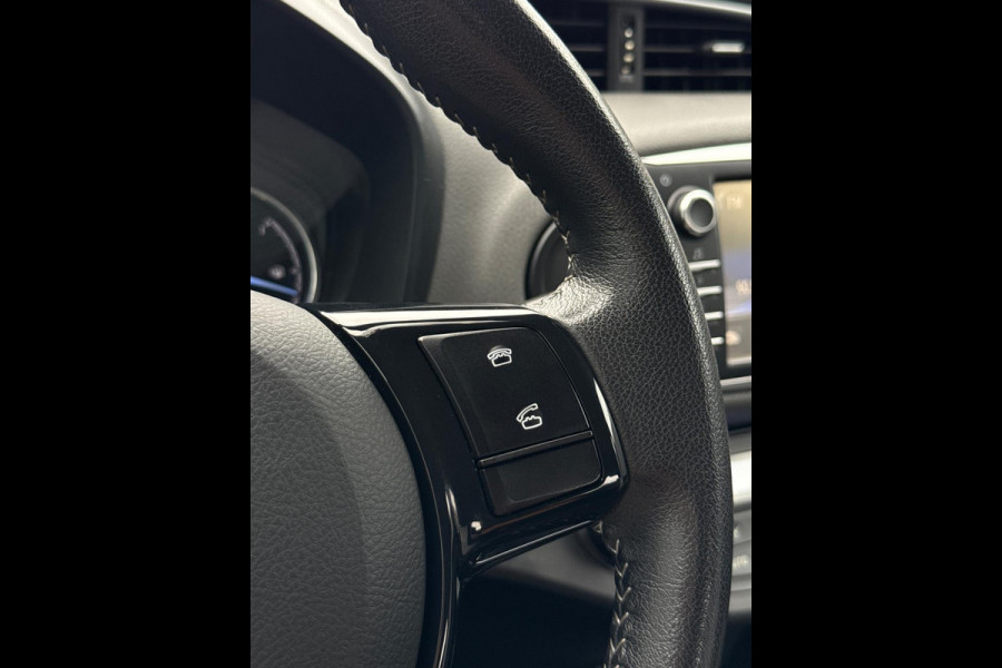 Toyota Yaris 1.5 Hybrid Bi-Tone Bluetooth