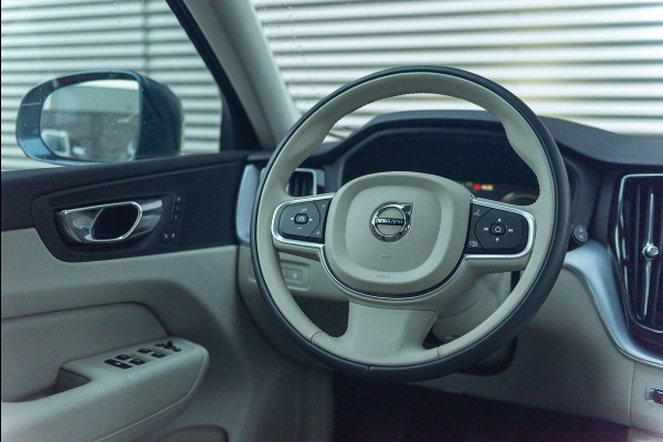 Volvo XC60 T8 Aut. Inscription Leder Stoelverwarming Parkeercamera 390pk