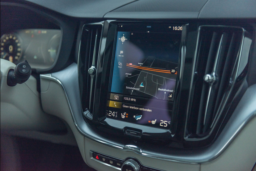 Volvo XC60 T8 Aut. Inscription Leder Stoelverwarming Parkeercamera 390pk