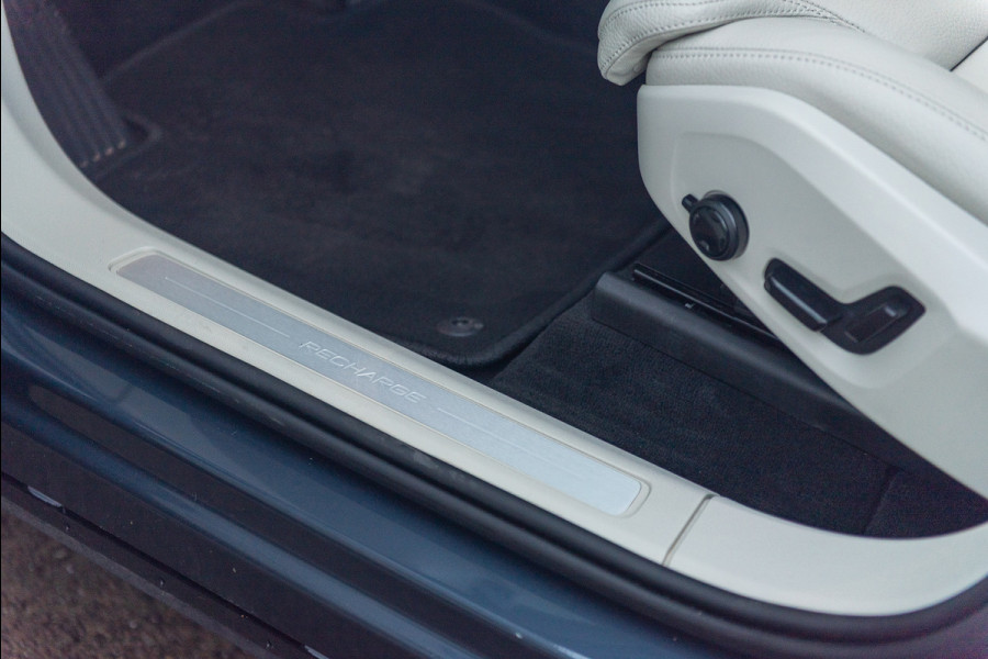 Volvo XC60 T8 Aut. Inscription Leder Stoelverwarming Parkeercamera 390pk