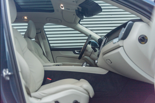 Volvo XC60 T8 Aut. Inscription Leder Stoelverwarming Parkeercamera 390pk