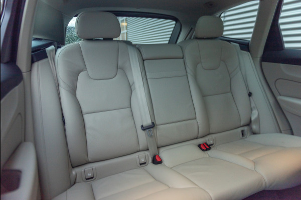 Volvo XC60 T8 Aut. Inscription Leder Stoelverwarming Parkeercamera 390pk