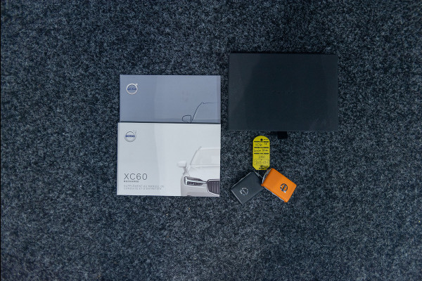 Volvo XC60 T8 Aut. Inscription Leder Stoelverwarming Parkeercamera 390pk