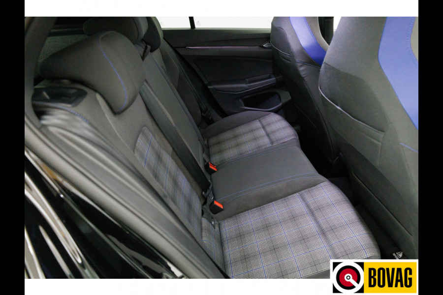 Volkswagen Golf 1.5 eHybrid GTE Black Style 272 PK | IQ Led | Elec. trekhaak | Headup | Stoel- & stuurverw. | PDC V + A, Camera, App. connect, Navigatie, 131 KM actieradius (WLTP)