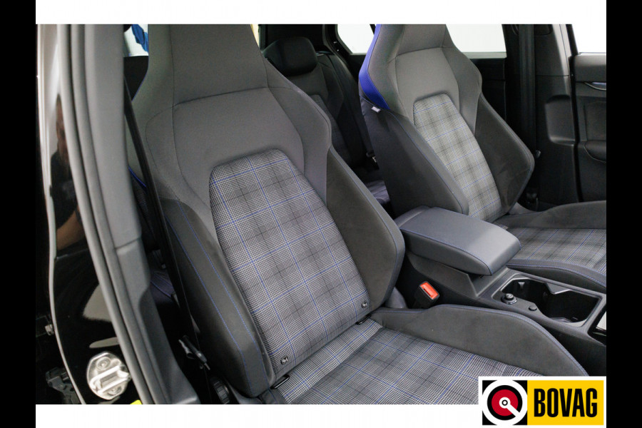 Volkswagen Golf 1.5 eHybrid GTE Black Style 272 PK | IQ Led | Elec. trekhaak | Headup | Stoel- & stuurverw. | PDC V + A, Camera, App. connect, Navigatie, 131 KM actieradius (WLTP)