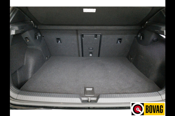 Volkswagen Golf 1.5 eHybrid GTE Black Style 272 PK | IQ Led | Elec. trekhaak | Headup | Stoel- & stuurverw. | PDC V + A, Camera, App. connect, Navigatie, 131 KM actieradius (WLTP)