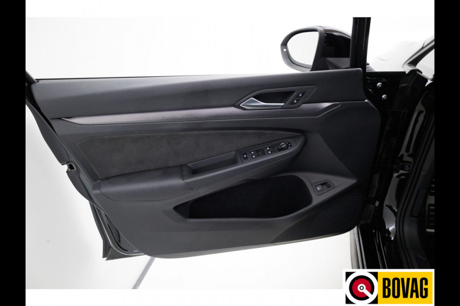 Volkswagen Golf 1.5 eHybrid GTE Black Style 272 PK | IQ Led | Elec. trekhaak | Headup | Stoel- & stuurverw. | PDC V + A, Camera, App. connect, Navigatie, 131 KM actieradius (WLTP)