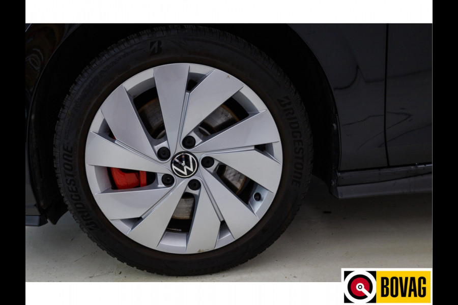 Volkswagen Golf 1.5 eHybrid GTE Black Style 272 PK | IQ Led | Elec. trekhaak | Headup | Stoel- & stuurverw. | PDC V + A, Camera, App. connect, Navigatie, 131 KM actieradius (WLTP)