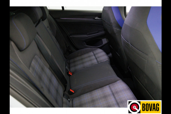 Volkswagen Golf 1.5 eHybrid GTE Black Style 272 PK | IQ Led | Elec. trekhaak | Headup | Stoel- & stuurverw. | PDC V + A, Camera, App. connect, Navigatie, 131 KM actieradius (WLTP)