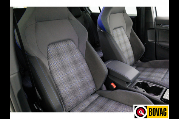 Volkswagen Golf 1.5 eHybrid GTE Black Style 272 PK | IQ Led | Elec. trekhaak | Headup | Stoel- & stuurverw. | PDC V + A, Camera, App. connect, Navigatie, 131 KM actieradius (WLTP)