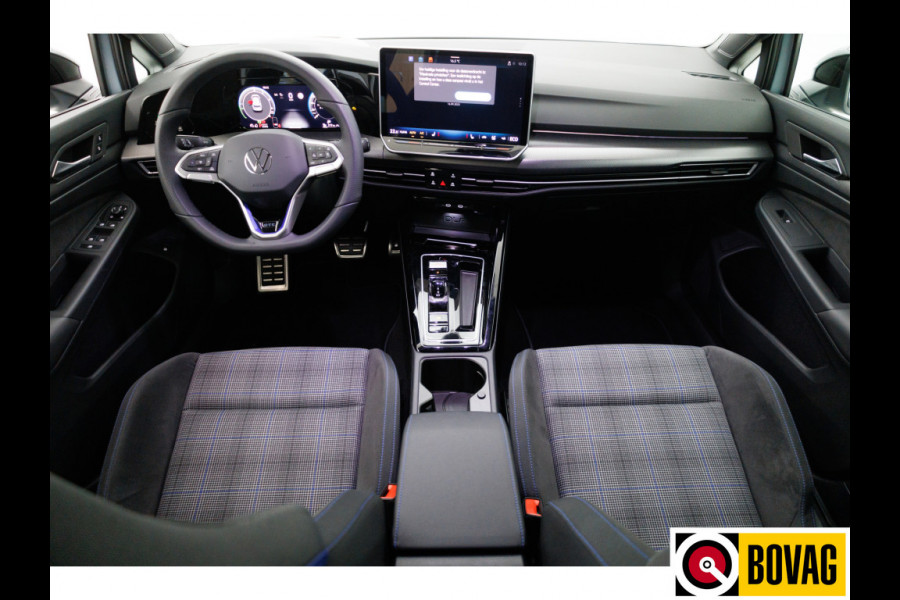 Volkswagen Golf 1.5 eHybrid GTE Black Style 272 PK | IQ Led | Elec. trekhaak | Headup | Stoel- & stuurverw. | PDC V + A, Camera, App. connect, Navigatie, 131 KM actieradius (WLTP)