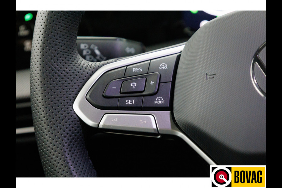 Volkswagen Golf 1.5 eHybrid GTE Black Style 272 PK | IQ Led | Elec. trekhaak | Headup | Stoel- & stuurverw. | PDC V + A, Camera, App. connect, Navigatie, 131 KM actieradius (WLTP)