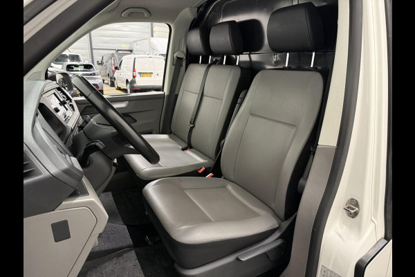 Volkswagen Transporter 2.0 TDI L2H1 30 Comfortline Airco Navi Trekhaak 2X schuifdeur Stoelverwarming Adaptieve Cruise Control
