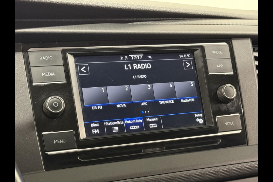 Volkswagen Transporter 2.0 TDI L2H1 30 Comfortline Airco Navi Trekhaak 2X schuifdeur Stoelverwarming Adaptieve Cruise Control