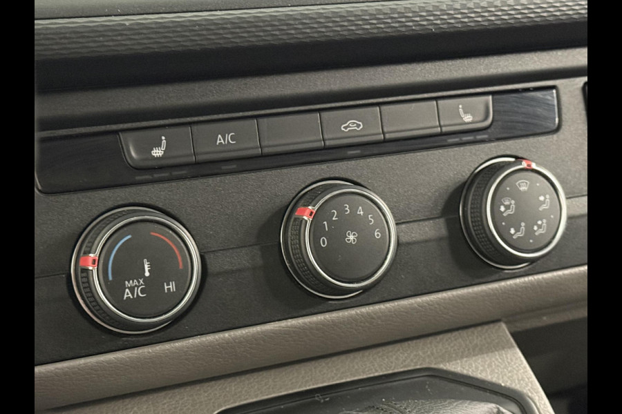 Volkswagen Transporter 2.0 TDI L2H1 30 Comfortline Airco Navi Trekhaak 2X schuifdeur Stoelverwarming Adaptieve Cruise Control