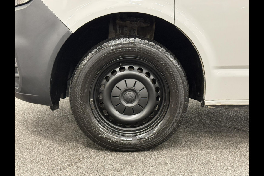 Volkswagen Transporter 2.0 TDI L2H1 30 Comfortline Airco Navi Trekhaak 2X schuifdeur Stoelverwarming Adaptieve Cruise Control