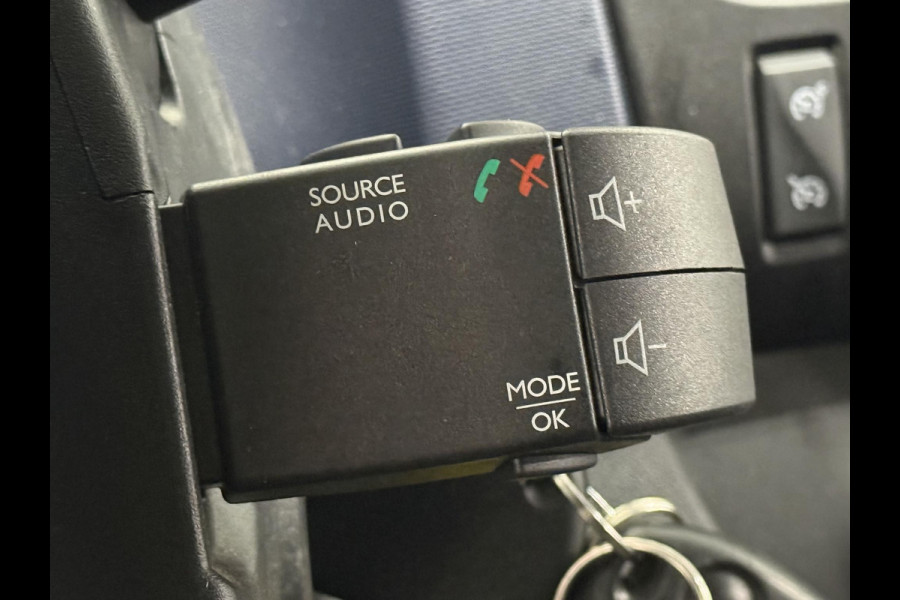 Opel Vivaro 1.6 CDTI L2H1 Dubbele Cabine Edition Airco Cruise Control Navigatie Imperiaal Trekhaak APK t/m 10-'26