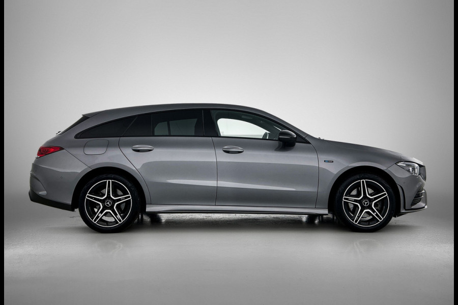 Mercedes-Benz CLA-Klasse Shooting Brake 250 e Business Solution AMG Limited 5 spaaks lichtmetalen velgen | MBUX wide screen | Navigatie | Parking support met camera achter | Inclusief 24 maanden MB Certified garantie voor Europa.