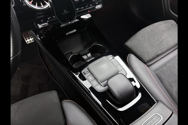 Mercedes-Benz CLA-Klasse Shooting Brake 250 e Business Solution AMG Limited 5 spaaks lichtmetalen velgen | MBUX wide screen | Navigatie | Parking support met camera achter | Inclusief 24 maanden MB Certified garantie voor Europa.