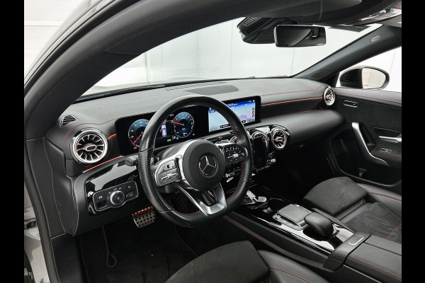 Mercedes-Benz CLA-Klasse Shooting Brake 250 e Business Solution AMG Limited 5 spaaks lichtmetalen velgen | MBUX wide screen | Navigatie | Parking support met camera achter | Inclusief 24 maanden MB Certified garantie voor Europa.