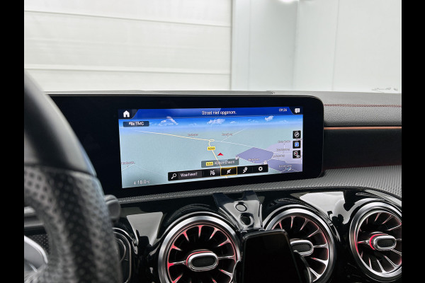 Mercedes-Benz CLA-Klasse Shooting Brake 250 e Business Solution AMG Limited 5 spaaks lichtmetalen velgen | MBUX wide screen | Navigatie | Parking support met camera achter | Inclusief 24 maanden MB Certified garantie voor Europa.