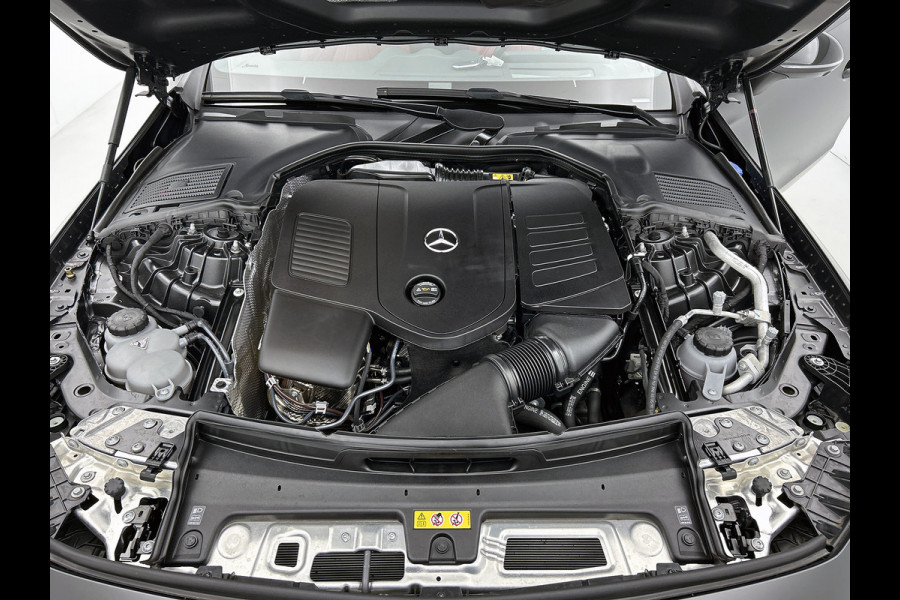 Mercedes-Benz CLE Coupé 300 4MATIC AMG-Line | Night pack | Panorama schuifdak | Rijassistentie pack | Burmester Sound | Leder | Premium Plus pack Inclusief 24 maanden MB Certified garantie voor Europa.
