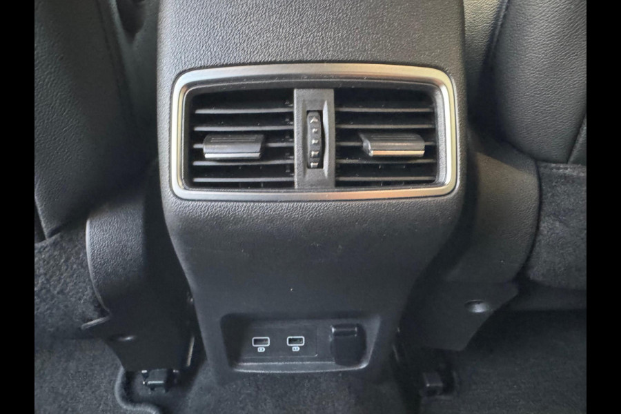 Renault Kadjar TCe 140 EDC Bose Trekhaak / Navi / Full LED / Clima / LM velgen