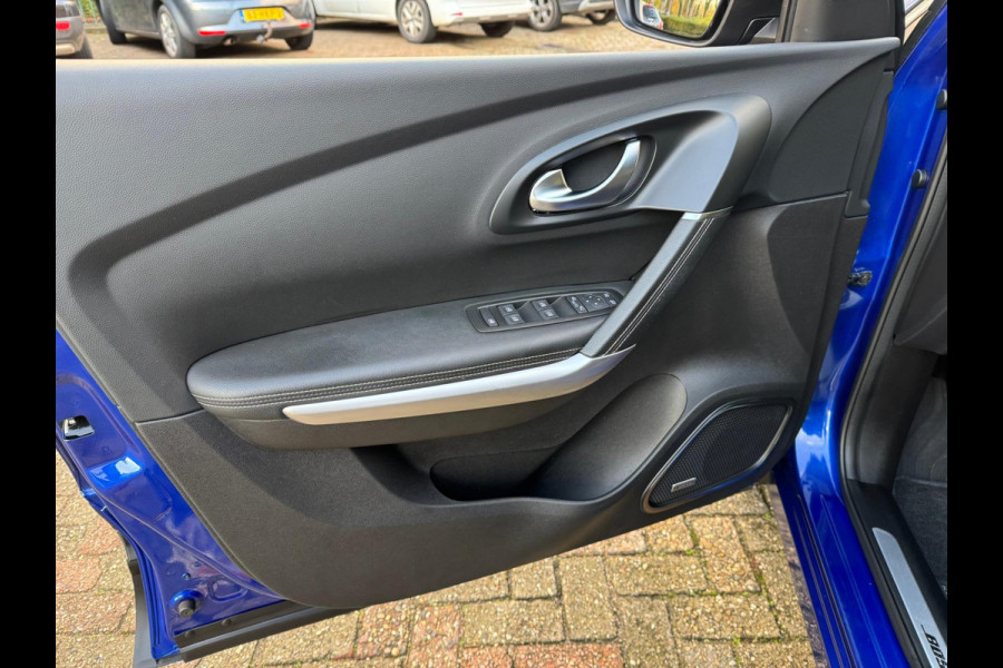 Renault Kadjar TCe 140 EDC Bose Trekhaak / Navi / Full LED / Clima / LM velgen