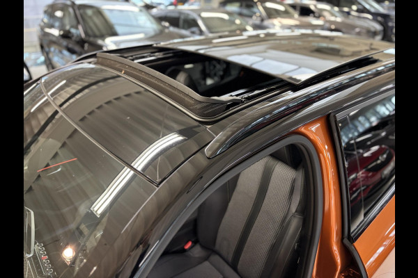 Peugeot e-2008 EV GT 50 kWh SOH 100% | Panoramadak | Stoelverwarming | Navigatie | Android auto / Apple carplay