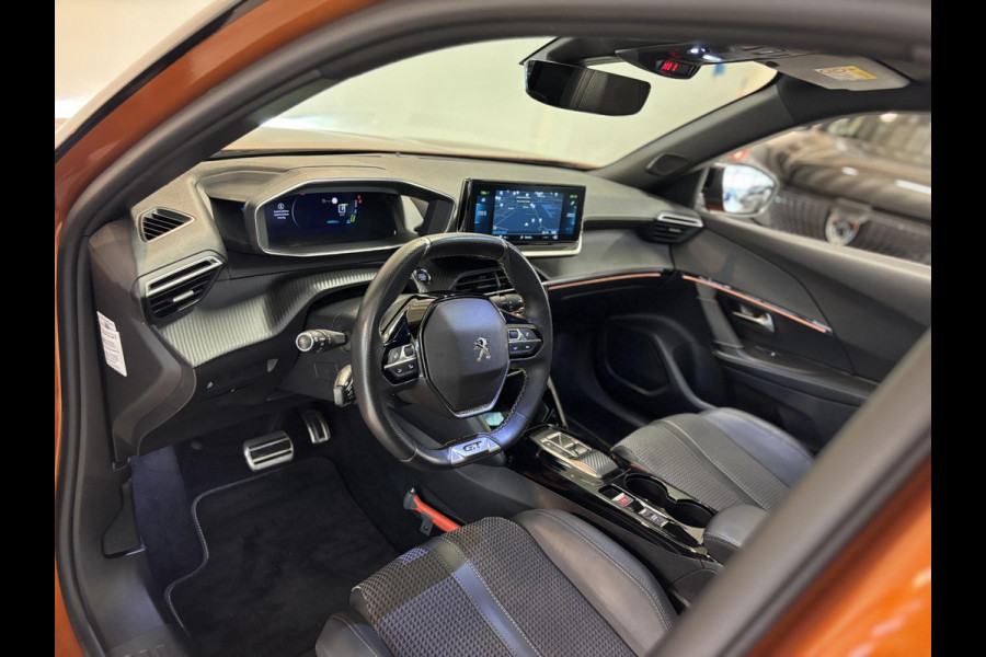 Peugeot e-2008 EV GT 50 kWh SOH 100% | Panoramadak | Stoelverwarming | Navigatie | Android auto / Apple carplay