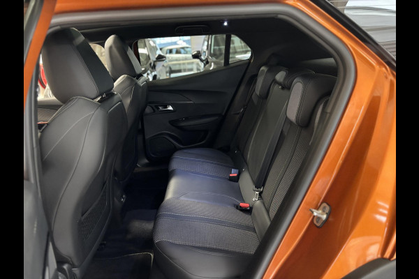Peugeot e-2008 EV GT 50 kWh SOH 100% | Panoramadak | Stoelverwarming | Navigatie | Android auto / Apple carplay