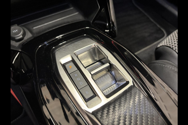 Peugeot e-2008 EV GT 50 kWh SOH 100% | Panoramadak | Stoelverwarming | Navigatie | Android auto / Apple carplay