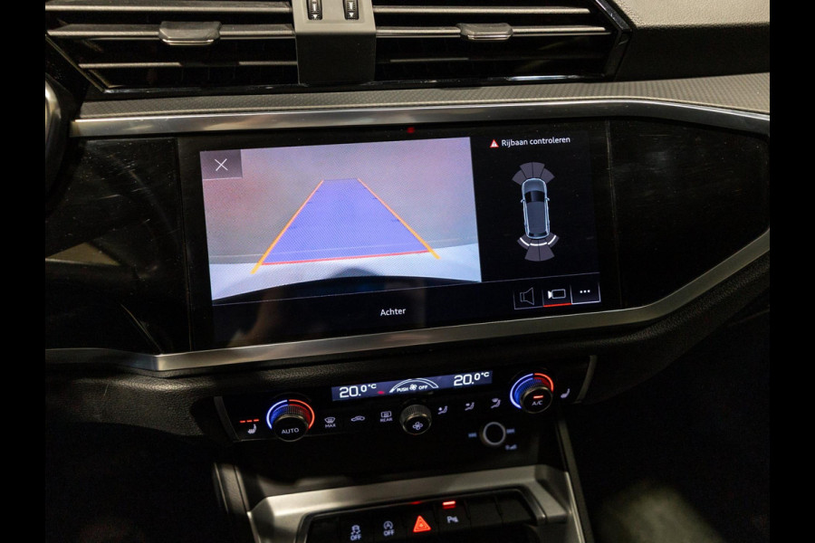 Audi Q3 35 TFSI S edition / 150pk / Trekhaak / Stoelverwarming / Achteruitrij camera /