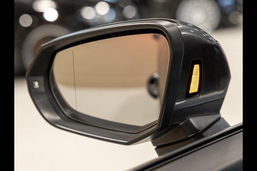 Audi Q3 35 TFSI S edition / 150pk / Trekhaak / Stoelverwarming / Achteruitrij camera /