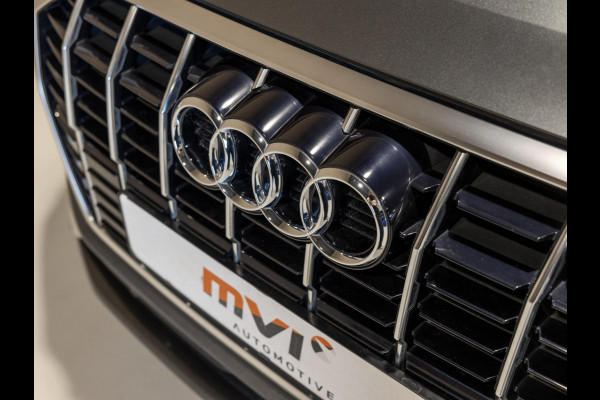 Audi Q3 35 TFSI S edition / 150pk / Trekhaak / Stoelverwarming / Achteruitrij camera /