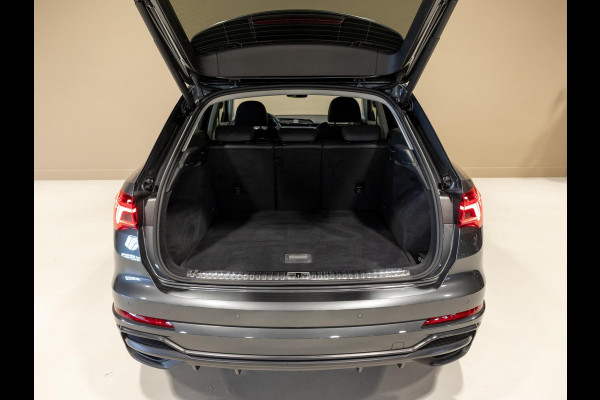 Audi Q3 35 TFSI S edition / 150pk / Trekhaak / Stoelverwarming / Achteruitrij camera /