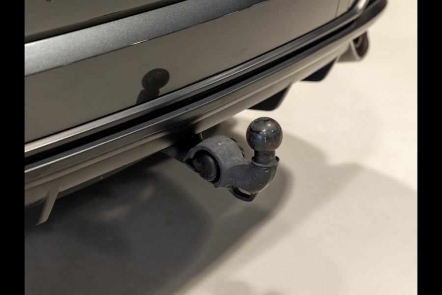 Audi Q3 35 TFSI S edition / 150pk / Trekhaak / Stoelverwarming / Achteruitrij camera /