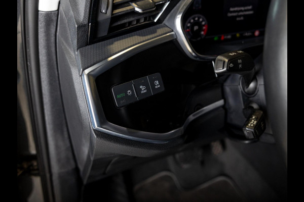 Audi Q3 35 TFSI S edition / 150pk / Trekhaak / Stoelverwarming / Achteruitrij camera /