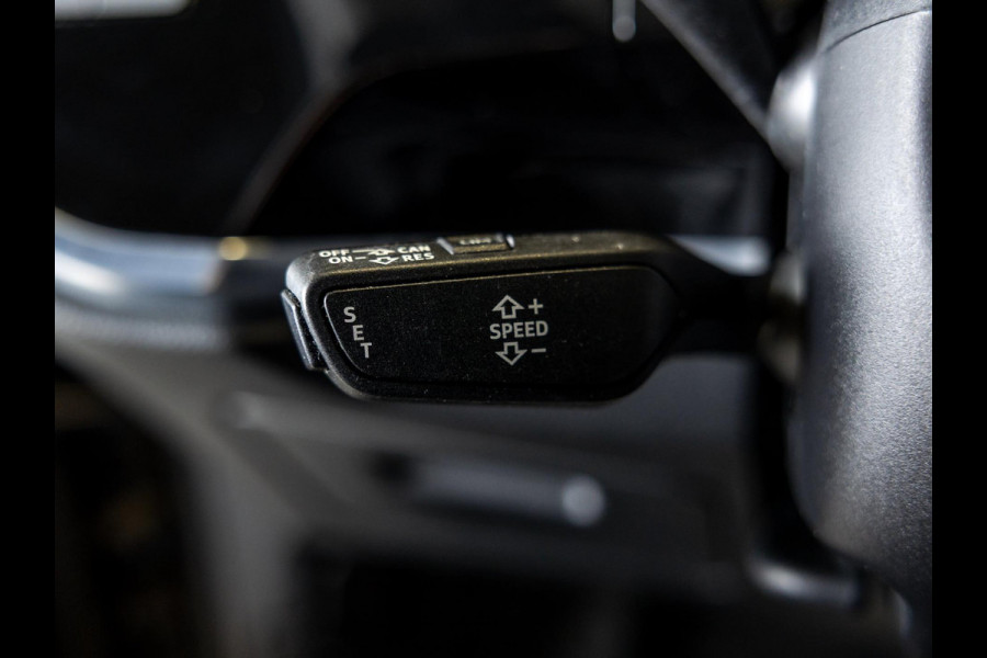 Audi Q3 35 TFSI S edition / 150pk / Trekhaak / Stoelverwarming / Achteruitrij camera /