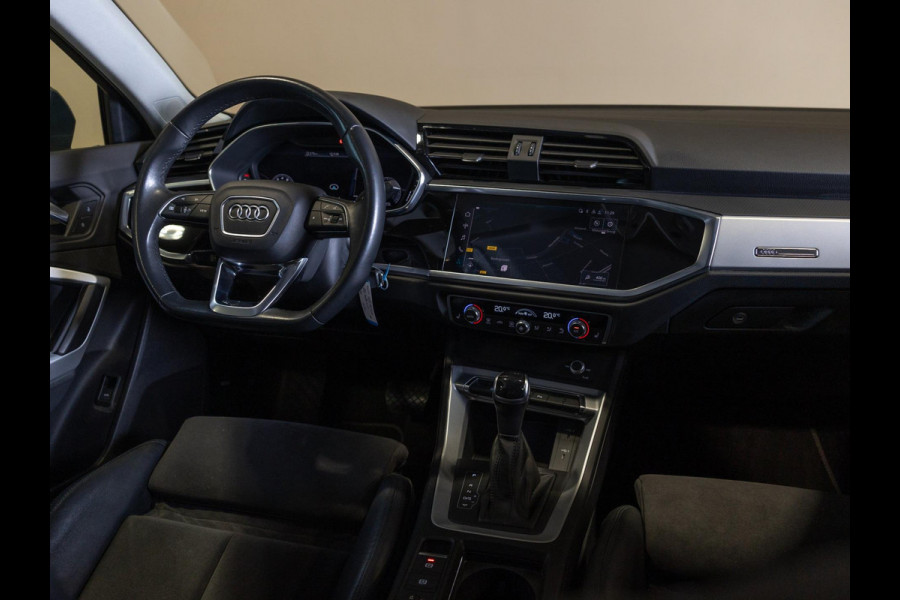 Audi Q3 35 TFSI S edition / 150pk / Trekhaak / Stoelverwarming / Achteruitrij camera /