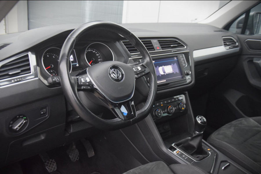 Volkswagen Tiguan 1.4 TSI Connected Series Panoramadak / Comfortstoelen / Carplay