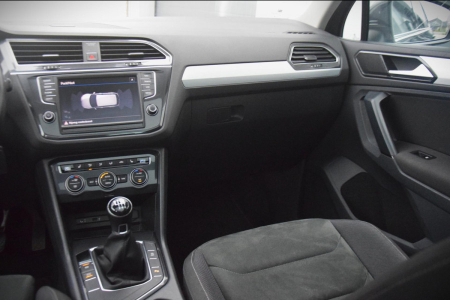 Volkswagen Tiguan 1.4 TSI Connected Series Panoramadak / Comfortstoelen / Carplay